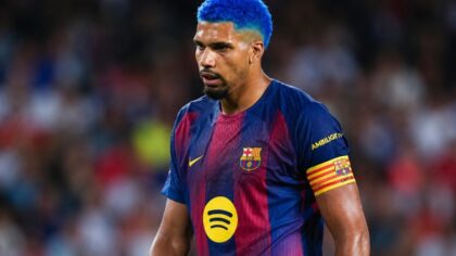 Huyền thoại Liverpool gửi thông điệp đặc biệt tới tân binh cũ của Barca