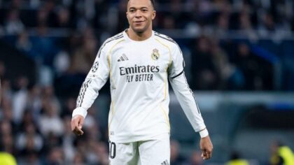 Tốc độ, kỹ thuật và khả năng dứt điểm của Mbappe khiến mọi hậu vệ phải dè chừng.